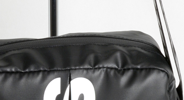  Waterproof and moisture-proof 