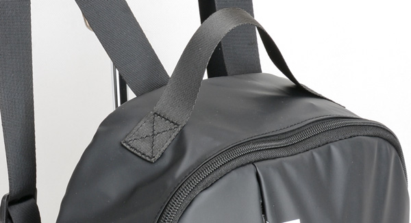  Waterproof and moisture-proof 