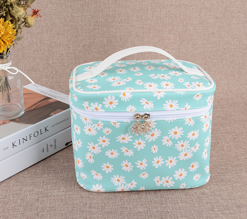 Portable makeup bag