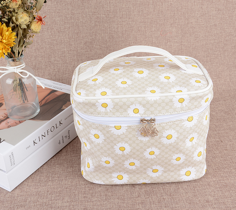 PU small Daisy hand makeup bag